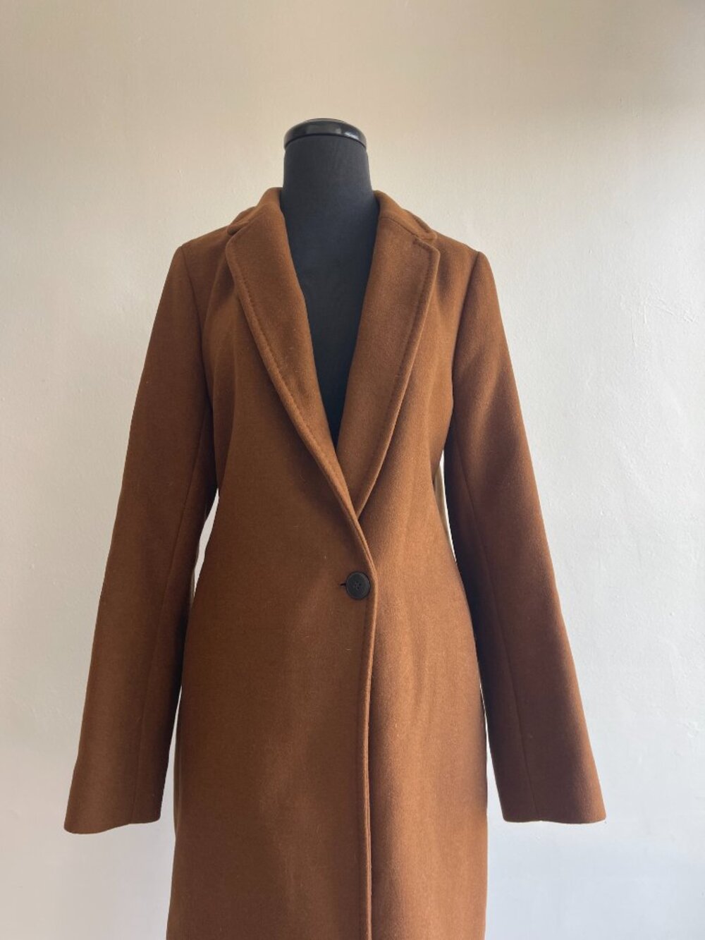 ARITZIA BABTON The Stedman Coat in the Color Cigar - Picture 3 of 5